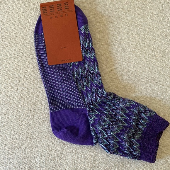 NEW With Tags Missoni Purple Zig Zag Socks - Picture 3 of 4